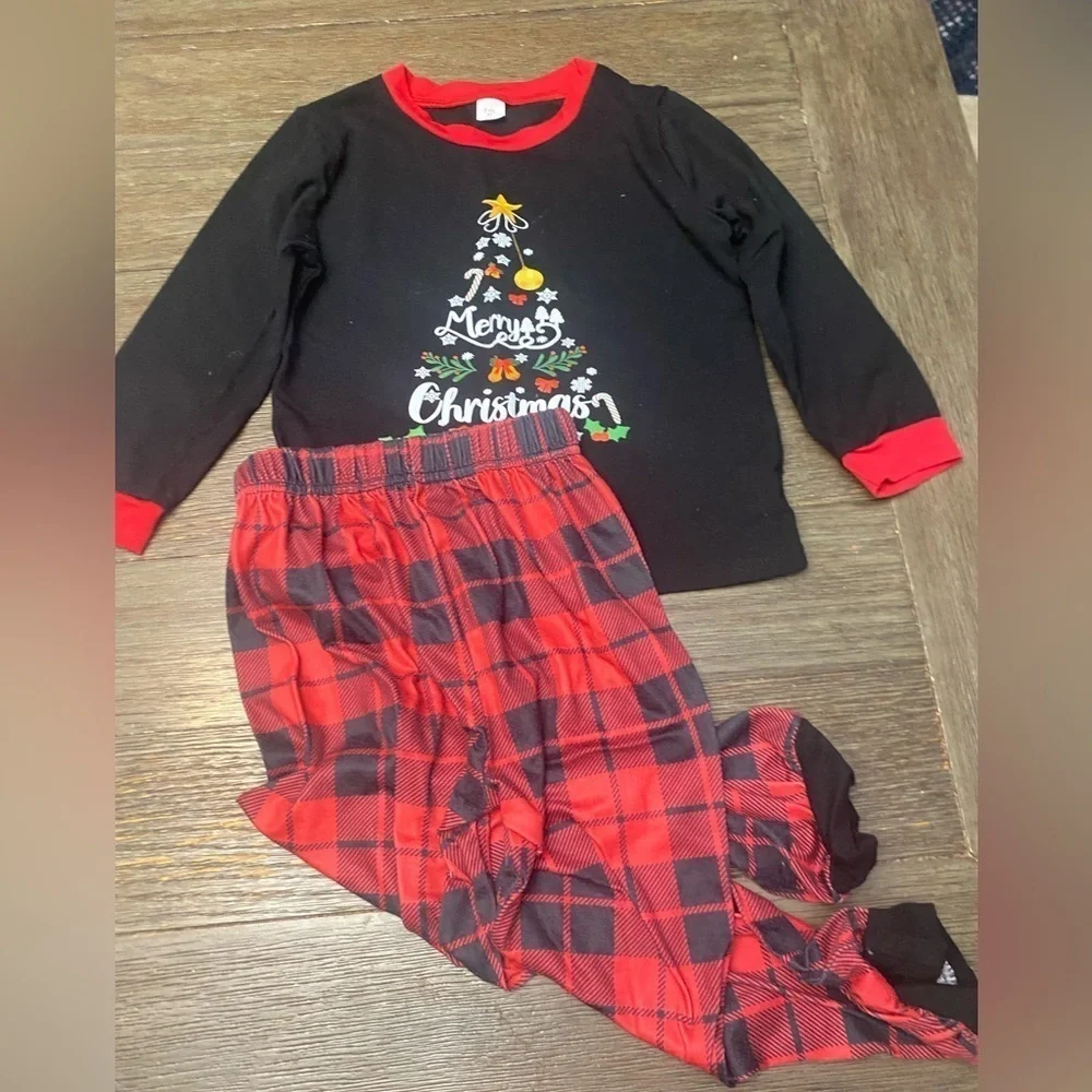 Kid’s 5T Pajama Set Buffalo Check Lounger Pants Black Top Merry Christmas